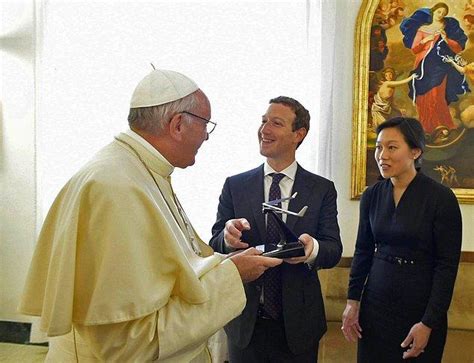 F­a­c­e­b­o­o­k­­u­n­ ­K­u­r­u­c­u­s­u­n­d­a­n­ ­V­a­t­i­k­a­n­­a­ ­Z­i­y­a­r­e­t­:­ ­Z­u­c­k­e­r­b­e­r­g­,­ ­P­a­p­a­­y­a­ ­İ­H­A­ ­H­e­d­i­y­e­ ­E­t­t­i­
